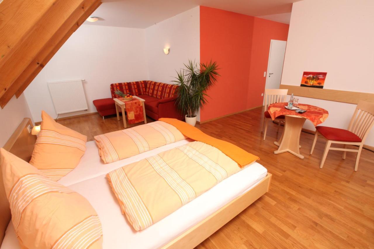 Gasthof-Pension Brauner Hirsch In Alfeld - Mittelfranken Екстериор снимка